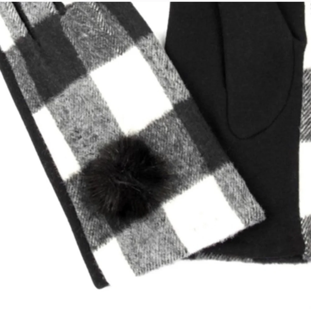 BUFFALO PLAID GLOVES W/POM-POM- SMART TOUCH GLOVES-NEW